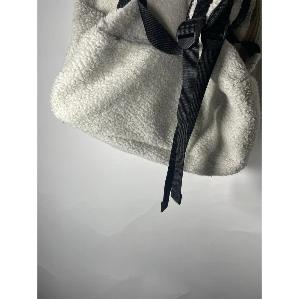 Kavu  Fleece In Birch‎ Sherpa Padded Strap Backpack